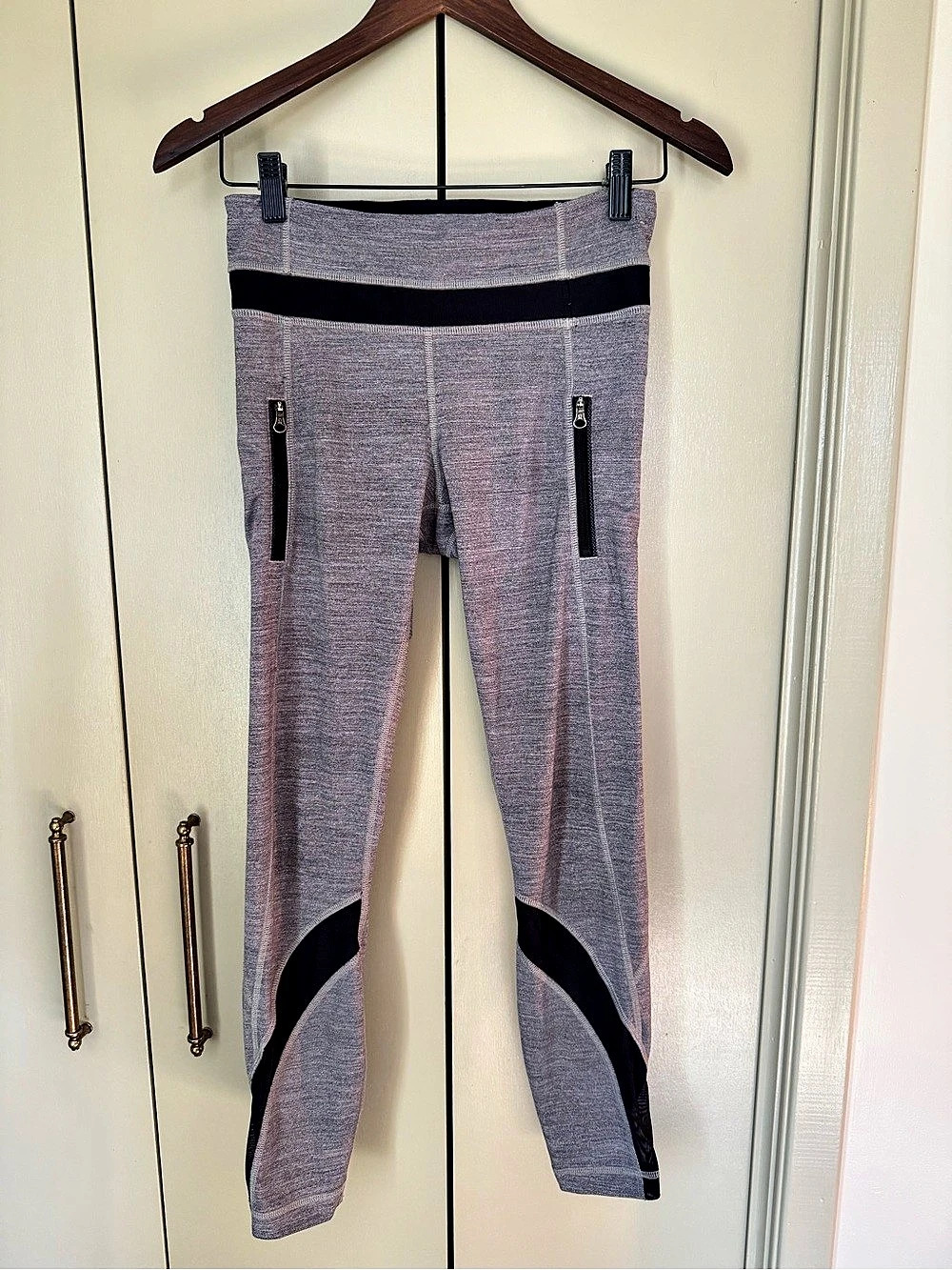 lululemon Inspire Tight II Size 4 Grey and Black